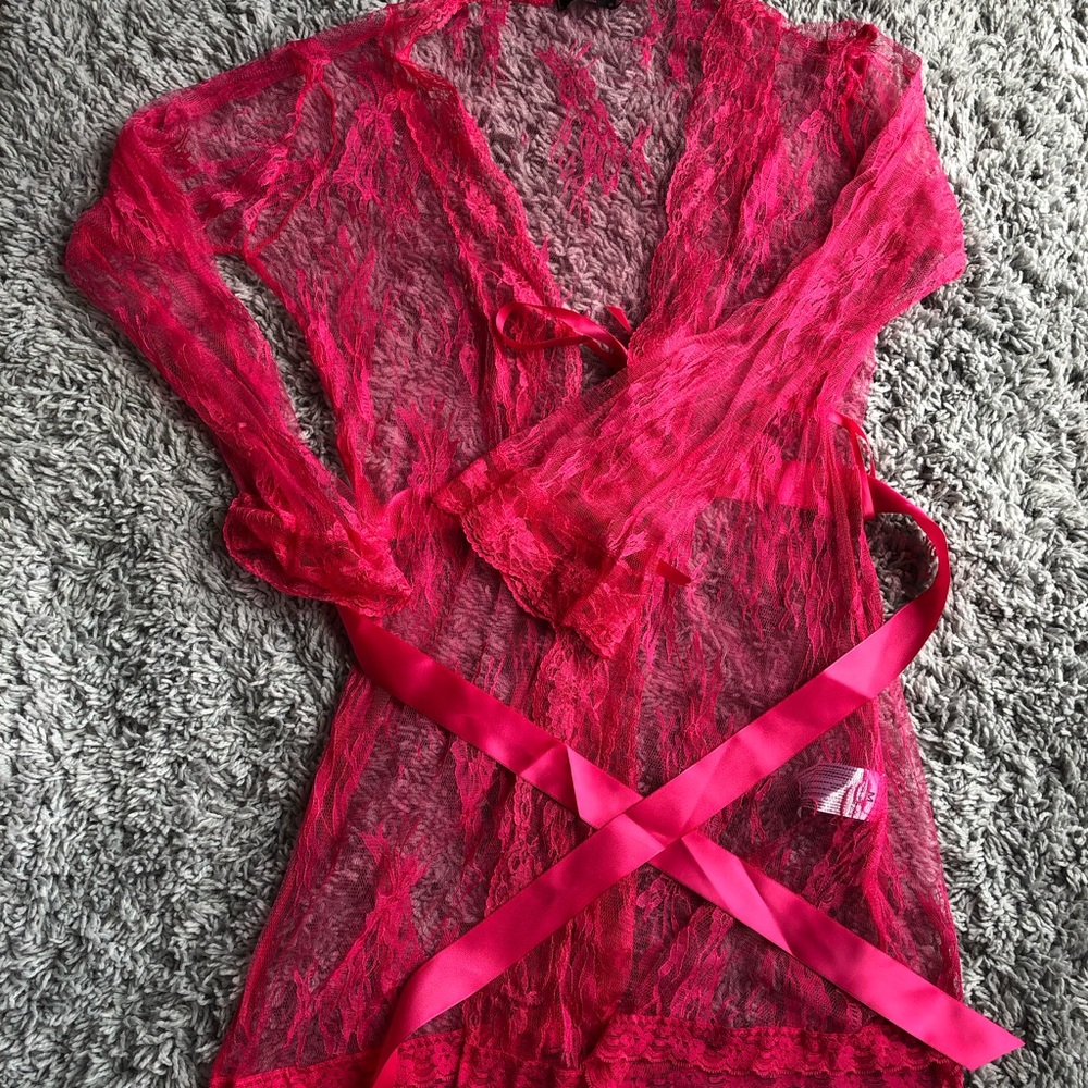 NEW avidlove pink lace cover